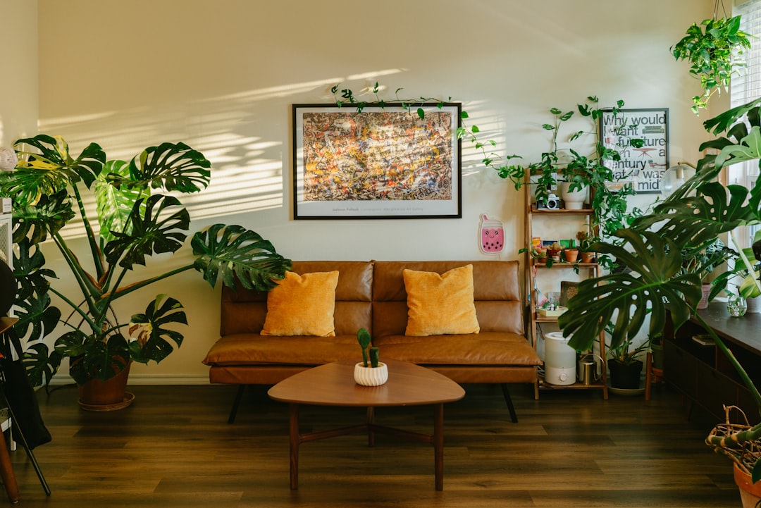 5 Common Mistakes with Grow Lights, Humidity & Seasonal Lighting (And How to Avoid Them)