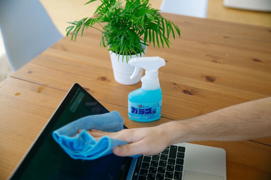 A Realistic Routine for Thrips, Spider Mites & Gentle Pest Treatments That Fits a Busy Life